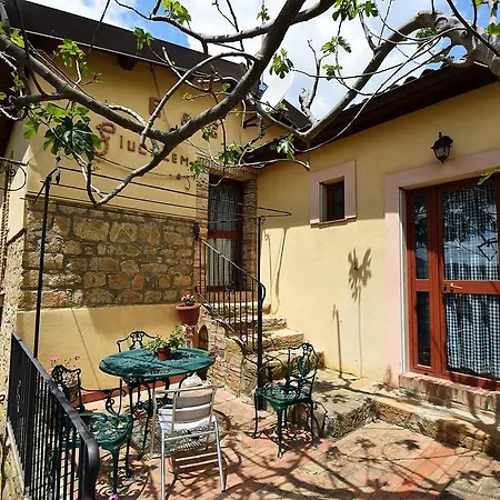 Giucalem La Casa Negli Orti בית חווה *